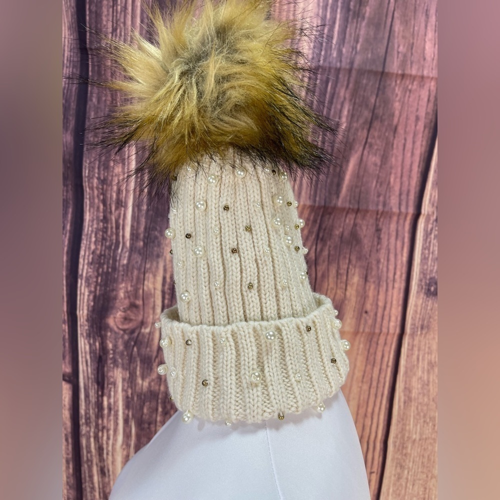 Venus faux fur beaded winter hat - Picture 6 of 12